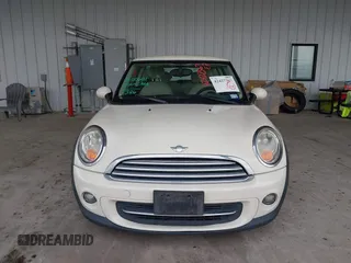 2011 MINI Hardtop with VIN WMWSU3C52BT091664, listed as a IAAI auction lot 42427367 with 110,488 mi miles and . Bid and sale history available at DreamBid. Image 12.