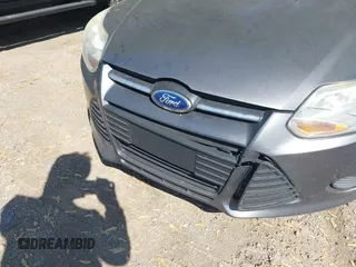 2013 Ford Focus SE with VIN 1FADP3F25DL351343, listed as a IAAI auction lot 42142367 with 146,850 mi miles. Bid and sale history available at carsss.com. Image 6.