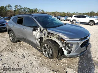 2025 Chevrolet Trax LT with VIN KL77LHEP1SC028088, listed as a Copart auction lot 48116095 with 11,926 mi miles and Salvage Title. Bid and sale history available at carsss.com. Image 4.