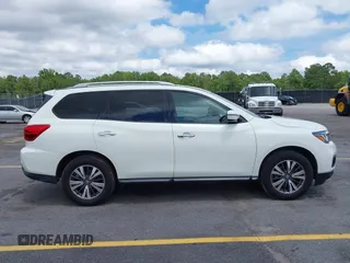 2017 Nissan Pathfinder S with VIN 5N1DR2MNXHC688880, listed as a IAAI auction lot 42362783 with 149,514 mi miles and . Bid and sale history available at DreamBid. Image 13.
