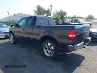2007 Ford F-150 XLT z VIN 1FTPX14V67KD12229, wystawiony jako IAAI lot #42749433 z przebiegiem 156 168 mil mil oraz . Historia ofert i sprzedaży dostępna na DreamBid. Obrazek 3.