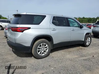 2022 Chevrolet Traverse LS z VIN 1GNERFKW4NJ104788, wystawiony jako Copart lot #58353625 z przebiegiem 84 123 mil mil oraz Czysty tytuł • Clean title. Historia ofert i sprzedaży dostępna na DreamBid. Obrazek 3.