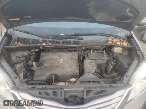 2015 Toyota Sienna XLE with VIN 5TDYK3DC2FS573393, listed as a Copart auction lot 41769415 with 329,692 mi miles and Salvage Title. Bid and sale history available at carsss.com. Image 12.