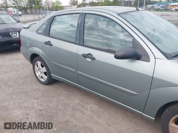 2004 Ford Focus ZTS with VIN 1FAFP38Z74W117402, listed as a IAAI auction lot 42035928 with 113,393 mi miles and . Bid and sale history available at carsss.com. Image 6.