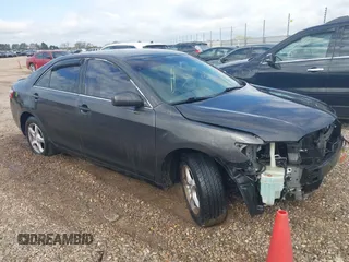 2007 Toyota Camry CE z VIN 4T1BE46K37U069399, wystawiony jako IAAI lot #41791409 z przebiegiem 101 662 mil mil oraz . Historia ofert i sprzedaży dostępna na DreamBid. Obrazek 1.