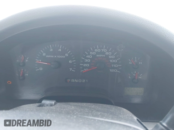 2006 Ford F-150 STX с VIN 1FTRX12W96KD80575, выставлен на аукционе IAAI как лот 42342553 с пробегом 225 900 миль миль и . История ставок и продаж доступна на DreamBid. Изображение 7.