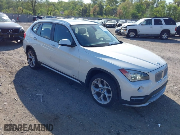 2015 BMW X1 xDrive28i z VIN WBAVL1C56FVY37452, wystawiony jako IAAI lot #42159918 z przebiegiem 70 044 mil mil oraz . Historia ofert i sprzedaży dostępna na DreamBid. Obrazek 1.