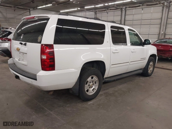 2013 Chevrolet Suburban LT with VIN 1GNSKJE74DR145680, listed as a IAAI auction lot 42114209 with 178,052 mi miles. Bid and sale history available at carsss.com. Image 4.