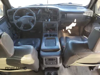 2007 GMC Sierra 1500HD SLE z VIN 1GTGC13U07F102660, wystawiony jako Copart lot #74766114 z przebiegiem Nie podano mil oraz Szkody całkowita. Historia ofert i sprzedaży dostępna na DreamBid. Obrazek 8.