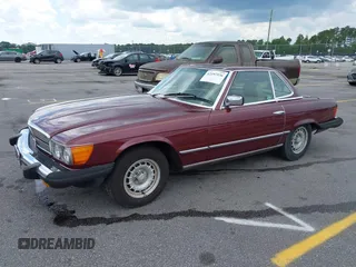 1985 Mercedes-Benz 380 z VIN WDBBA45C0FA026342, wystawiony jako IAAI lot #42197536 z przebiegiem 116 373 mil mil oraz . Historia ofert i sprzedaży dostępna na DreamBid. Obrazek 19.