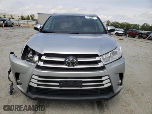 2017 Toyota Highlander XLE z VIN 5TDJZRFH7HS371631, wystawiony jako Copart lot #57122355 z przebiegiem 97 918 mil mil oraz Szkoda całkowita • Salvage title. Historia ofert i sprzedaży dostępna na DreamBid. Obrazek 5.
