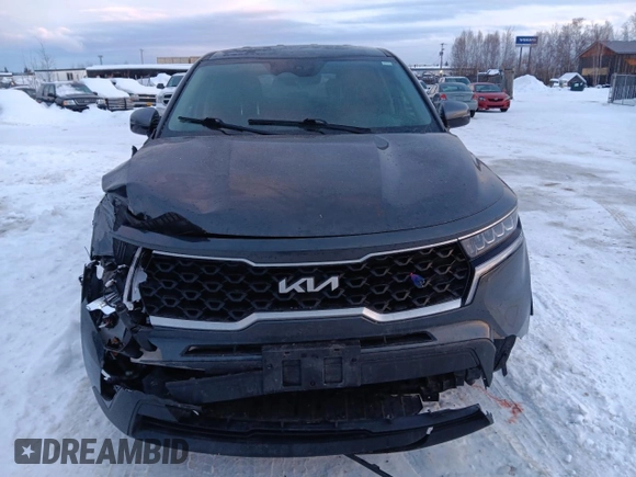 2022 Kia Sorento LX z VIN 5XYRGDLC6NG100959, wystawiony jako Copart lot #88527785 z przebiegiem 68 110 mil mil oraz Szkoda całkowita • Salvage title. Historia ofert i sprzedaży dostępna na DreamBid. Obrazek 5.