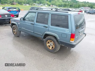 1997 Jeep Cherokee Sport с VIN 1J4FJ68S2VL569562, выставлен на аукционе IAAI как лот 42235601 с пробегом Не указан миль и . История ставок и продаж доступна на DreamBid. Изображение 3.