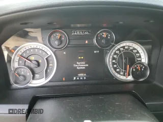 2018 Ram 1500 Sport z VIN 1C6RR7MT6JS228365, wystawiony jako Copart lot #80959654 z przebiegiem 120 858 mil mil oraz Szkoda całkowita • Salvage title. Historia ofert i sprzedaży dostępna na DreamBid. Obrazek 9.