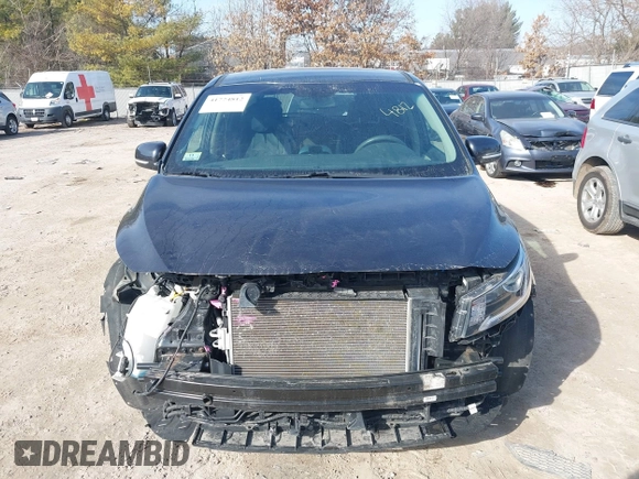 2020 Kia Sedona LX with VIN KNDMB5C13L6617567, listed as a IAAI auction lot 41774812 with 68,500 mi miles. Bid and sale history available at carsss.com. Image 13.