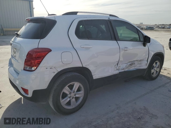 2022 Chevrolet Trax LT with VIN KL7CJLSM2NB568187, listed as a Copart auction lot 49642105 with 16,674 mi miles and Salvage Title. Bid and sale history available at carsss.com. Image 3.