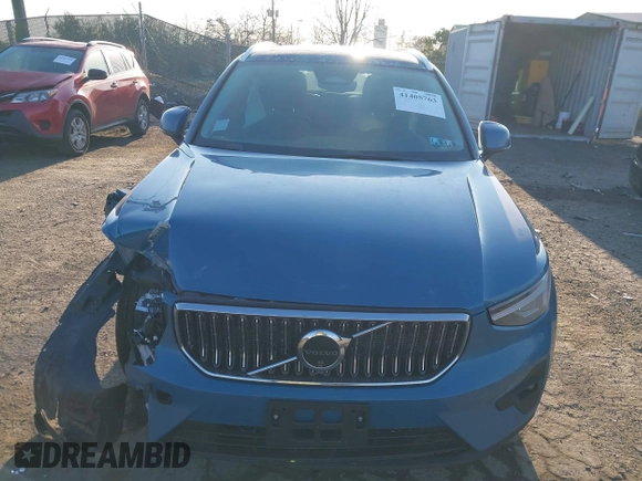 2024 Volvo XC40 Plus Bright Theme with VIN YV4L12UE1R2216840, listed as a IAAI auction lot 41405763 with 4,849 mi miles. Bid and sale history available at carsss.com. Image 12.