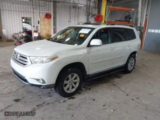 2012 Toyota Highlander with VIN 5TDBK3EH2CS162474, listed as a IAAI auction lot 41533873 with NaN miles. Bid and sale history available at carsss.com. Image 2.