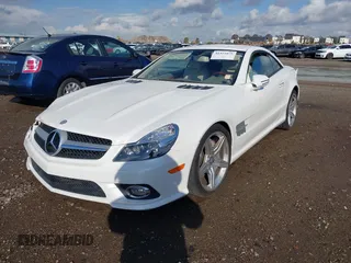 2011 Mercedes-Benz SL 550 z VIN WDBSK7BA8BF163043, wystawiony jako IAAI lot #41421075 z przebiegiem 36 875 mil mil oraz . Historia ofert i sprzedaży dostępna na DreamBid. Obrazek 17.