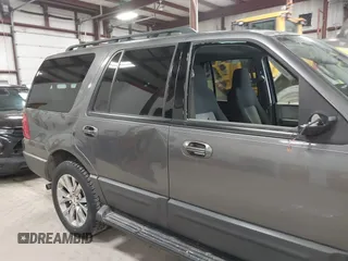 2005 Ford Expedition Special Service z VIN 1FMPU16555LA94194, wystawiony jako IAAI lot #41705190 z przebiegiem 86 637 mil mil oraz . Historia ofert i sprzedaży dostępna na DreamBid. Obrazek 13.