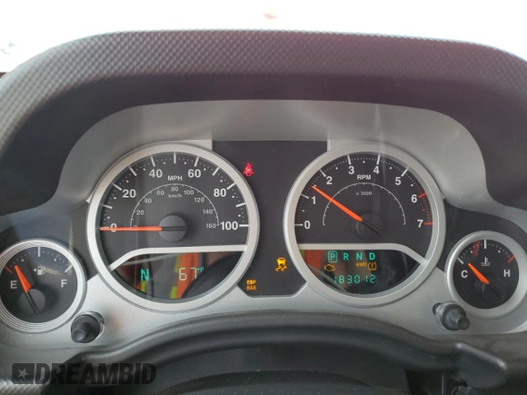 2008 Jeep Wrangler Unlimited Rubicon with VIN 1J4GA69138L636233, listed as a Copart auction lot 58620415 with 183,012 mi miles and Clean title. Bid and sale history available at DreamBid. Image 9.