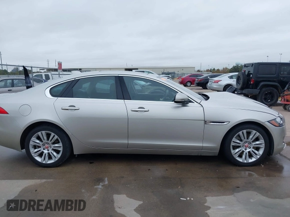 2017 Jaguar XF 35t Premium with VIN SAJBD4BV4HCY27802, listed as a IAAI auction lot 41076758 with 106,298 mi miles. Bid and sale history available at carsss.com. Image 13.