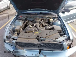 2007 Ford Mustang Deluxe with VIN 1ZVFT80N675294588, listed as a IAAI auction lot 42502168 with 121,562 mi miles and . Bid and sale history available at DreamBid. Image 10.