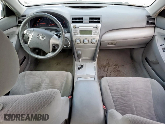 2010 Toyota Camry z VIN 4T1BF3EK9AU528161, wystawiony jako Copart lot #59441395 z przebiegiem 110 663 mil mil oraz Czysty tytuł • Clean title. Historia ofert i sprzedaży dostępna na DreamBid. Obrazek 8.
