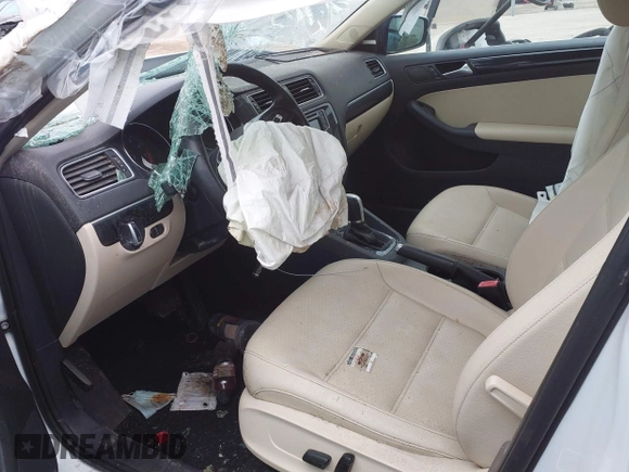 2017 Volkswagen Jetta SEL with VIN 3VWL17AJ5HM399651, listed as a IAAI auction lot 39023628 with Not provided miles and . Bid and sale history available at DreamBid. Image 12.