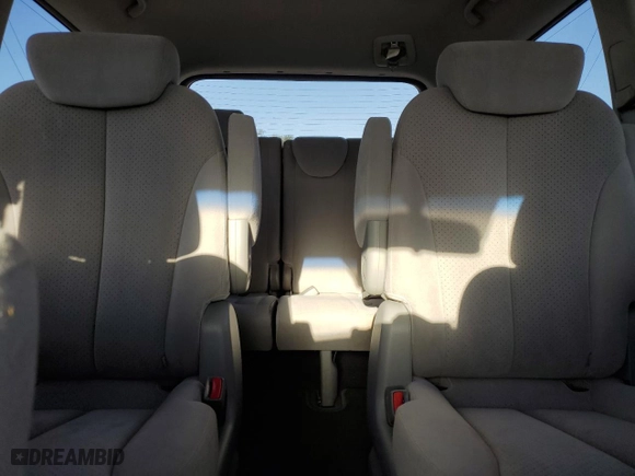 2008 Hyundai Entourage GLS with VIN KNDMC233386052970, listed as a Copart auction lot 79975424 with 217,836 mi miles and Salvage Title. Bid and sale history available at carsss.com. Image 10.