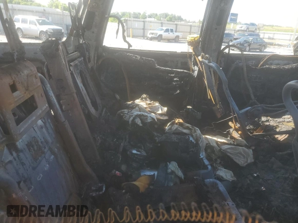 2003 Chevrolet Tahoe LS z VIN 1GNEC13Z03J273863, wystawiony jako Copart lot #56574255 z przebiegiem Nie podano mil oraz Szkoda całkowita • Salvage title. Historia ofert i sprzedaży dostępna na DreamBid. Obrazek 11.
