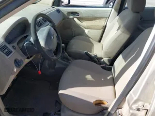 2007 Ford Focus S with VIN 1FAFP34NX7W298342, listed as a IAAI auction lot 41914853 with 225,313 mi miles. Bid and sale history available at carsss.com. Image 5.