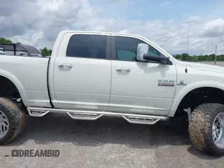 2018 Ram 2500 Laramie с VIN 3C6UR5FL6JG325908, выставлен на аукционе IAAI как лот 42463952 с пробегом 54 496 миль миль и . История ставок и продаж доступна на DreamBid. Изображение 13.
