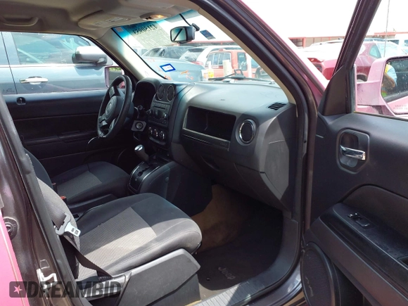 2016 Jeep Patriot Sport with VIN 1C4NJPBA6GD688011, listed as a IAAI auction lot 42150953 with 194,523 mi miles and . Bid and sale history available at carsss.com. Image 5.