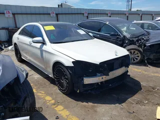 2015 Mercedes-Benz S 550 z VIN WDDUG8CB6FA131452, wystawiony jako IAAI lot #42025835 z przebiegiem 136 943 mil mil oraz . Historia ofert i sprzedaży dostępna na DreamBid. Obrazek 1.