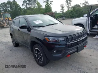 2024 Jeep Compass Trailhawk with VIN 3C4NJDDN1RT137190, listed as a IAAI auction lot 42435885 with 27,281 mi miles and . Bid and sale history available at DreamBid. Image 1.