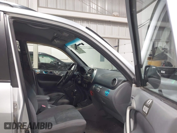 2001 Toyota RAV4 with VIN JTEHH20V210071023, listed as a IAAI auction lot 42173524 with 190,103 mi miles and . Bid and sale history available at DreamBid. Image 5.