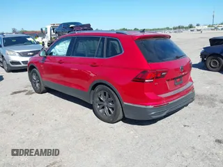 2024 Volkswagen Tiguan SE with VIN 3VVNB7AX5RM061571, listed as a IAAI auction lot 41837016 with 4,969 mi miles and . Bid and sale history available at DreamBid. Image 3.