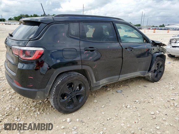 2018 Jeep Compass Altitude z VIN 3C4NJCBBXJT438483, wystawiony jako Copart lot #56781665 z przebiegiem 67 255 mil mil oraz Szkoda całkowita • Salvage title. Historia ofert i sprzedaży dostępna na DreamBid. Obrazek 3.