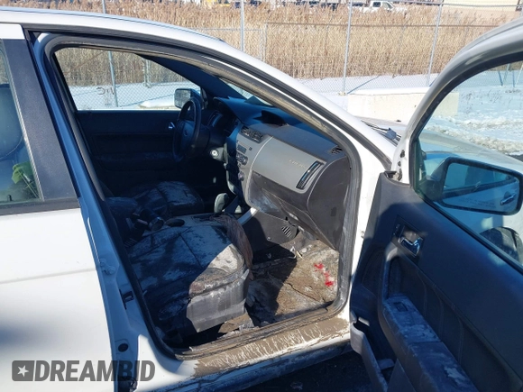 2010 Ford Focus SEL with VIN 1FAHP3HN3AW278475, listed as a IAAI auction lot 41637113 with 0 mi miles. Bid and sale history available at carsss.com. Image 5.