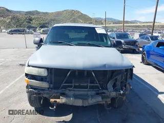 2001 Chevrolet Tahoe LT with VIN 1GNEC13T31R122882, listed as a IAAI auction lot 41999271 with 211,687 mi miles. Bid and sale history available at carsss.com. Image 13.