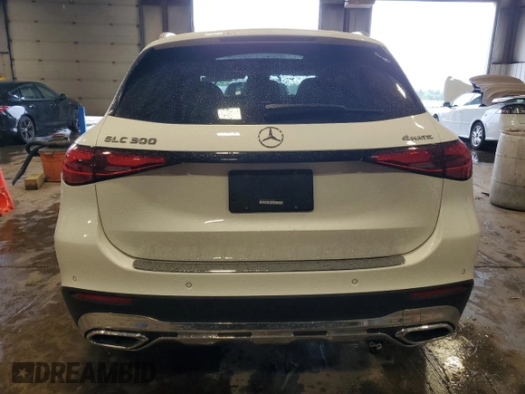2025 Mercedes-Benz GLC 300 z VIN W1NKM4HB0SF282949, wystawiony jako Copart lot #56732965 z przebiegiem 9 971 mil mil oraz Szkoda całkowita • Salvage title. Historia ofert i sprzedaży dostępna na DreamBid. Obrazek 6.