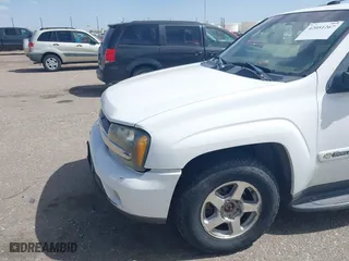 2003 Chevrolet TrailBlazer LS with VIN 1GNDT13S432186475, listed as a IAAI auction lot 42051267 with 212,529 mi miles. Bid and sale history available at carsss.com. Image 6.