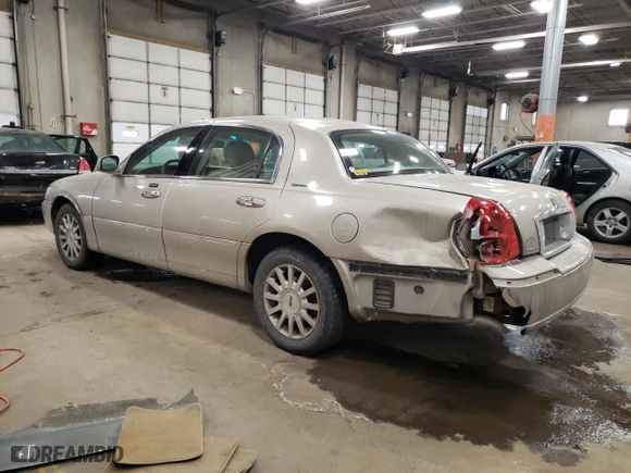 2007 Lincoln Town Car Signature with VIN 1LNHM81V77Y627768, listed as a Copart auction lot 43827375 with 0 mi miles and Salvage Title. Bid and sale history available at carsss.com. Image 2.