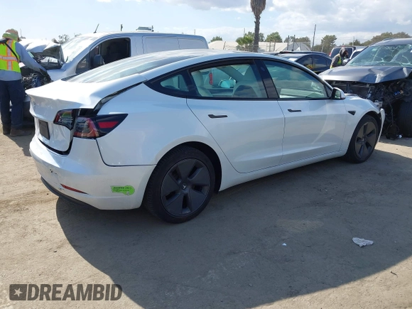 2023 Tesla Model 3 z VIN 5YJ3E1EA2PF465882, wystawiony jako IAAI lot #42257900 z przebiegiem 39 572 mil mil oraz . Historia ofert i sprzedaży dostępna na DreamBid. Obrazek 4.