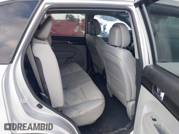 2013 Kia Sorento LX with VIN 5XYKTDA26DG338980, listed as a IAAI auction lot 41270994 with 170,714 mi miles. Bid and sale history available at carsss.com. Image 8.