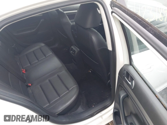 2010 Volkswagen Jetta SE with VIN 3VWRZ7AJ4AM109957, listed as a IAAI auction lot 42318933 with 102,532 mi miles and . Bid and sale history available at DreamBid. Image 8.