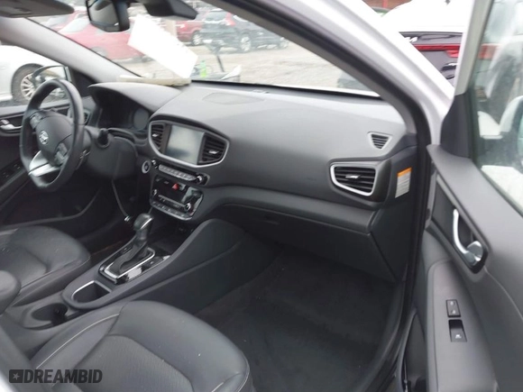 2018 Hyundai Ioniq Hybrid Limited with VIN KMHC05LC3JU073109, listed as a IAAI auction lot 41625293 with 69,415 mi miles. Bid and sale history available at carsss.com. Image 5.