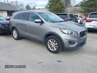 2016 Kia Sorento LX with VIN 5XYPGDA54GG177571, listed as a IAAI auction lot 41889298 with 140,702 mi miles. Bid and sale history available at carsss.com. Image 1.