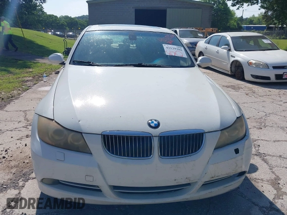 2007 BMW 3 Series 335i z VIN WBAVB73597VF54067, wystawiony jako IAAI lot #42139302 z przebiegiem Nie podano mil oraz . Historia ofert i sprzedaży dostępna na DreamBid. Obrazek 6.